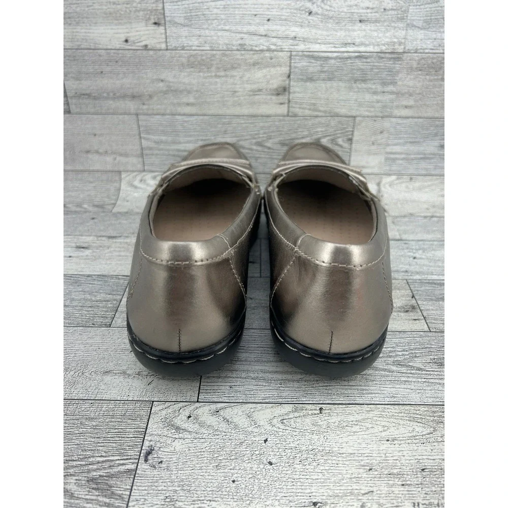 Clarks Collection Ultimate Comfort Women Sz 8M Penny Loafers Metallic Pewter